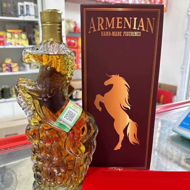 Rượu con ngựa Cognac Armenian