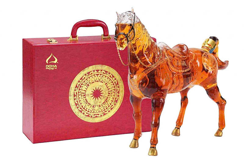 Rượu con ngựa thủy tinh Doha Royal Rich XO