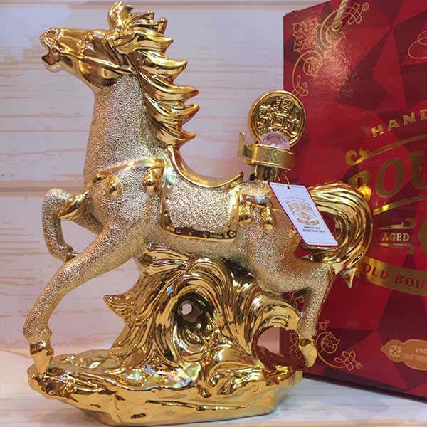 rượu con ngựa bourbon whisky