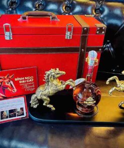 Rượu ngựa đôi song mã kim loại Club House XXII 500ml