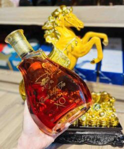 chai rượu hình con ngựa Phú Quý Brandy Comte De La Feres XO