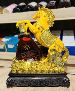 rượu hình con ngựa Phú Quý Brandy Comte De La Feres XO