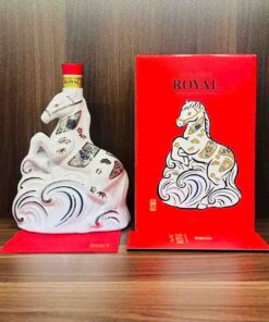 rượu con ngựa Suntory Whisky Royal 2026